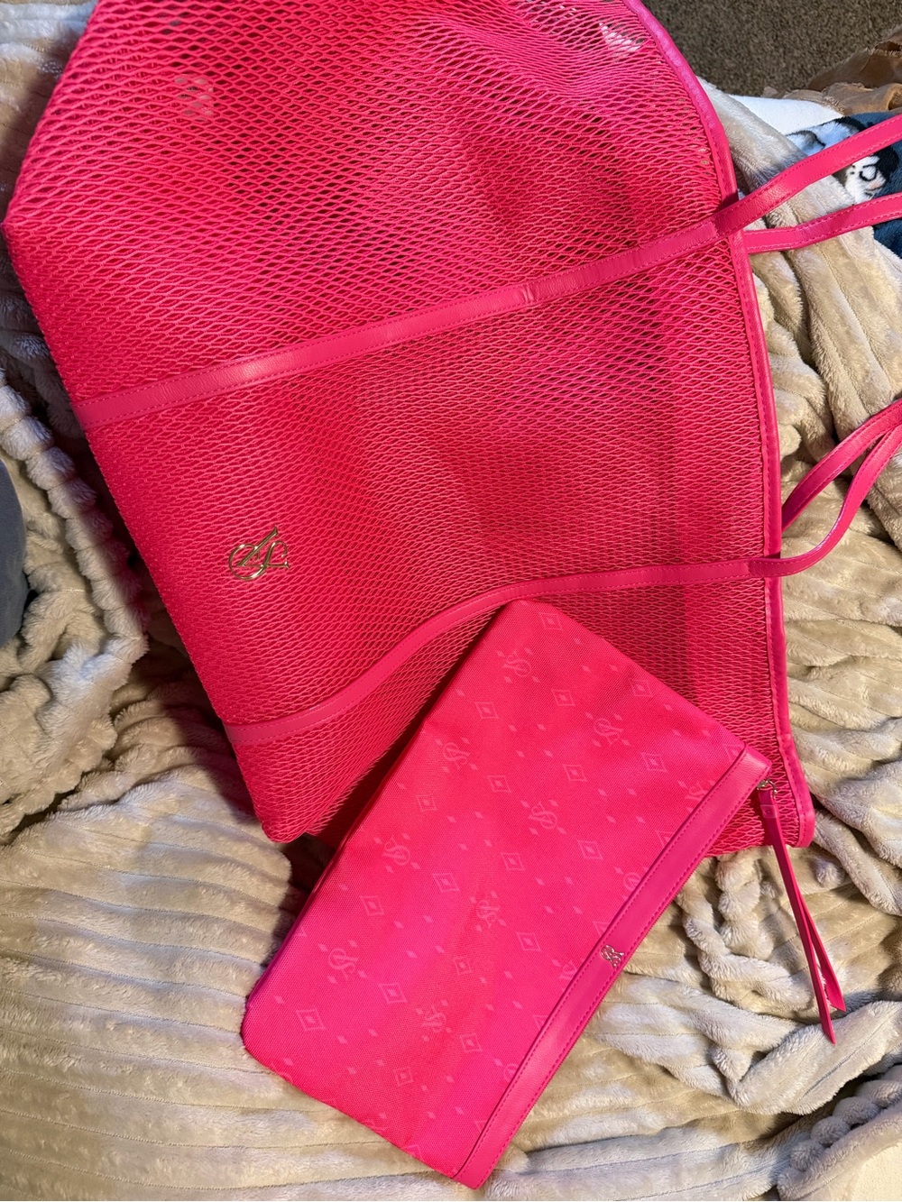 Victoria’s Secret Pink Netted Beach Bag w/Makeup Bag